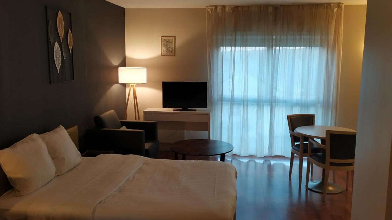 Residence Carouge Appart Hotel ブレティニー・シュル・オルジュ エクステリア 写真